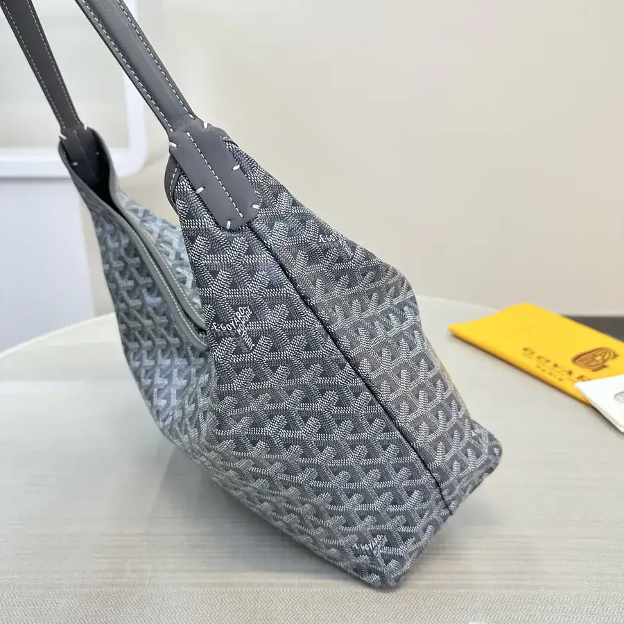 Goyas Bohème Hobo Bag Lightweight and Versatile