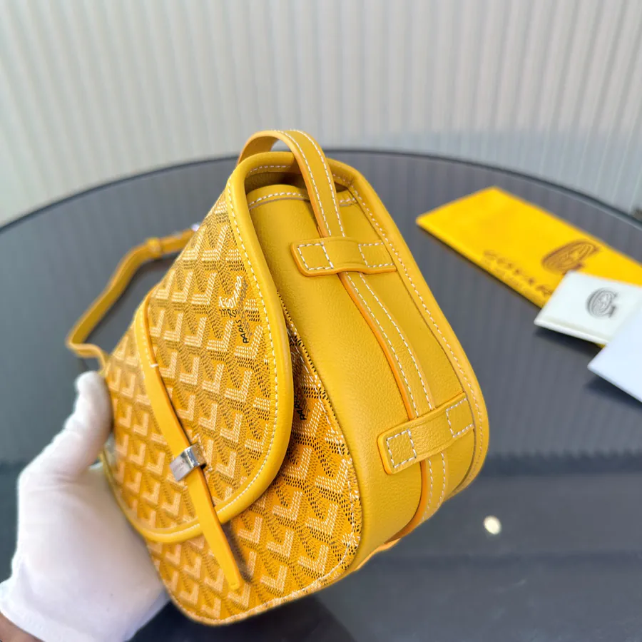 Goya Satchel Classic Saddle Design, Minimalist Style