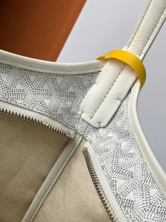 Goyard 2022 New Hobo with Heart Design