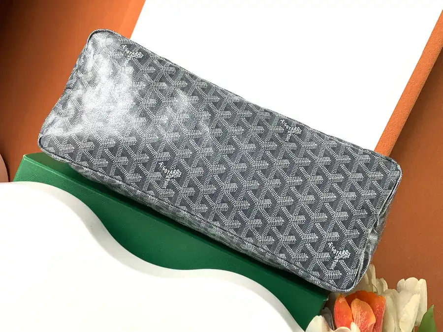 Goyard 2022 New Hobo Heart Edition