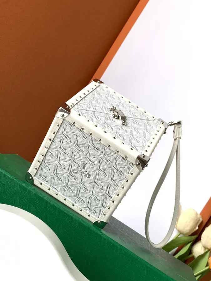 DE Tote with Y Shaped Grain, Goyardine Canvas
