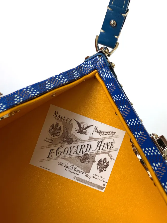 DE Tote with Y Shape Design