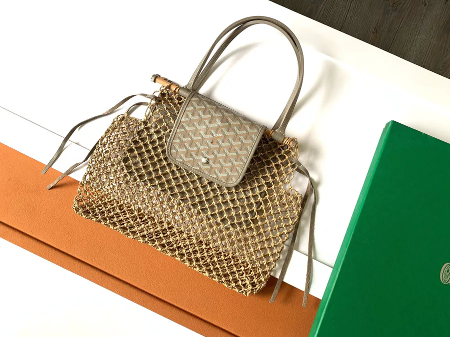 Aligre Beach Bag in Tiffany Blue
