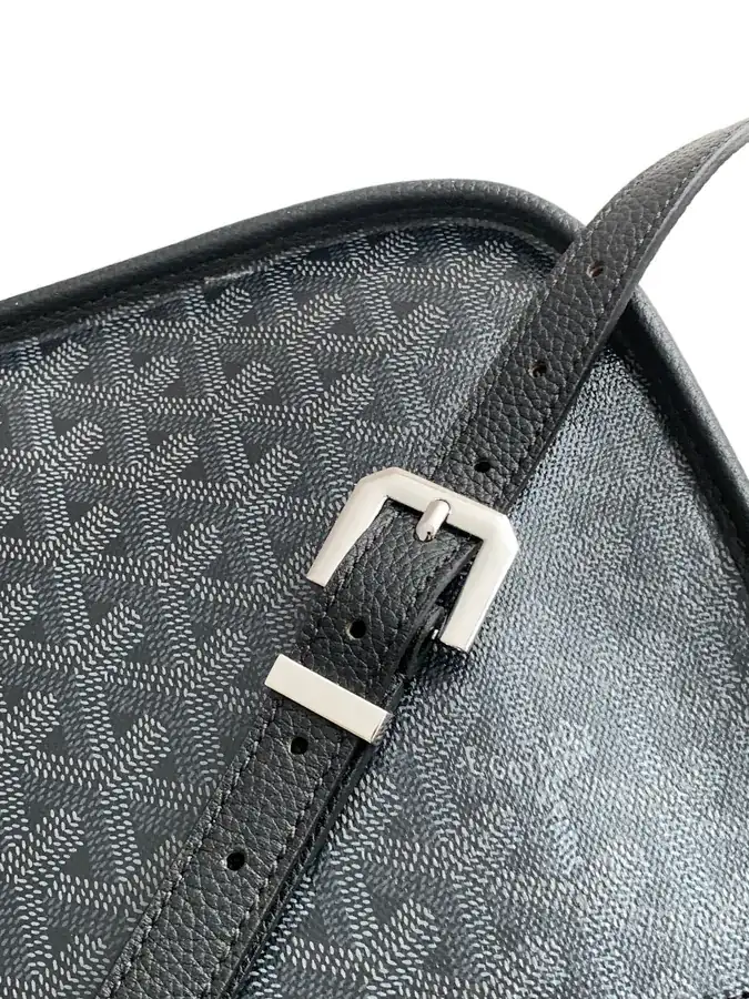 JET BLACK BEEDERE Messenger Bag