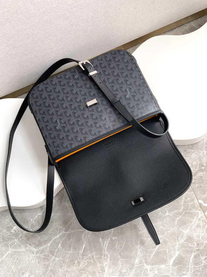 JET BLACK BEEDERE Messenger Bag