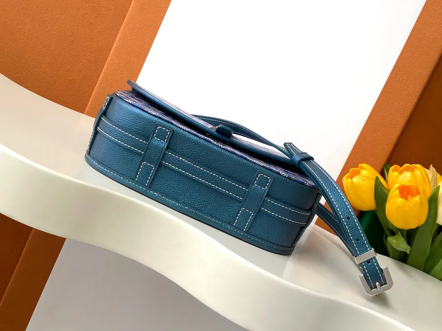BELVÉDÉRE Mini Bag with Adjustable Strap and Secure Closure System