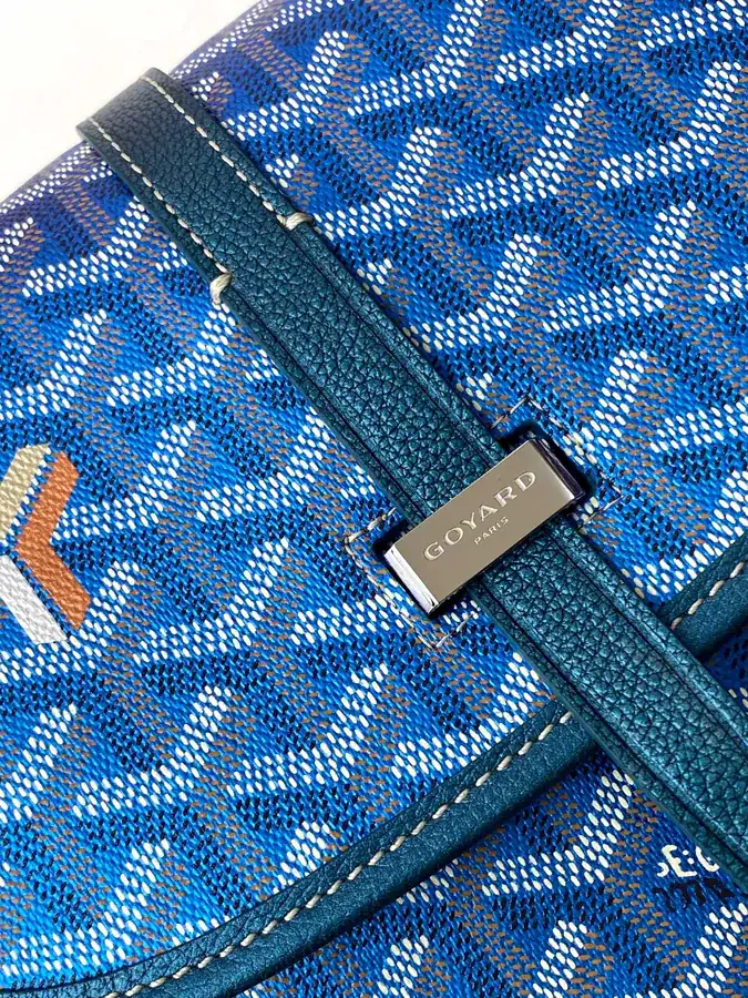 BELVÉDÉRE Mini Bag with Adjustable Strap and Secure Closure System