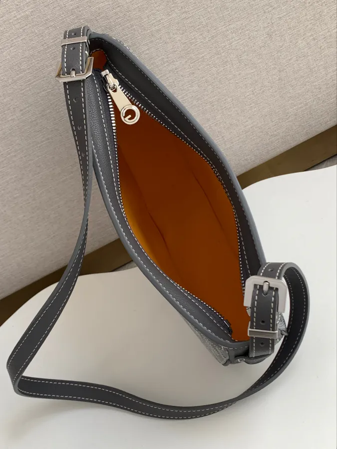 Hironnelle Moon Bag Elegant Design