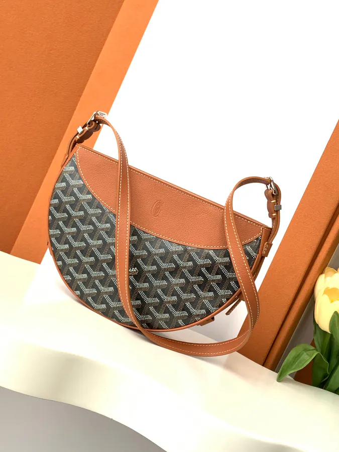 Hironnelle Moon Bag Elegant Half Moon Shape