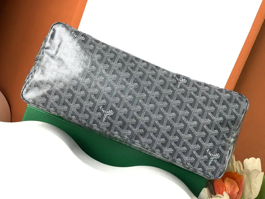 Goyard 2022 New Hobo Heart Edition