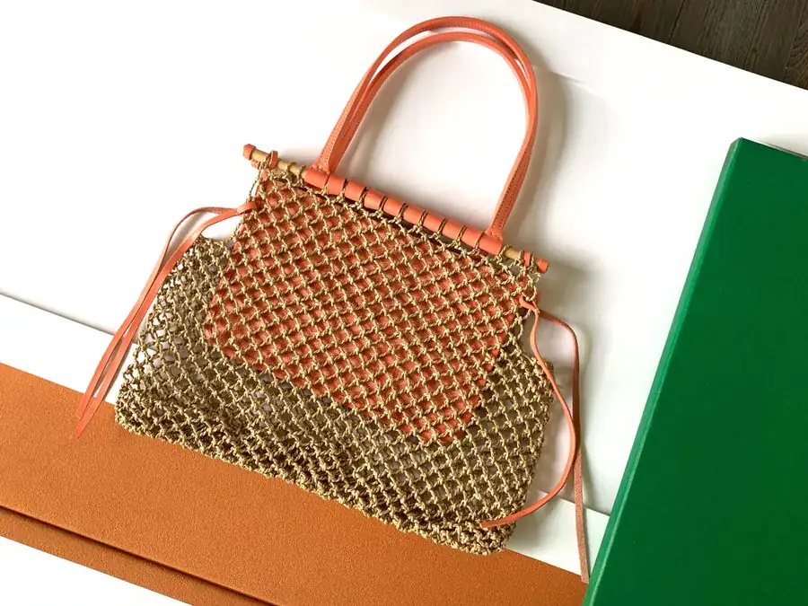ALIGRE Tote Bag Handcrafted with Raffia and Leather Trim
