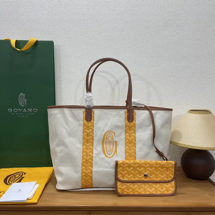 Goyard Saint Louis Bucket Bag Summer Style