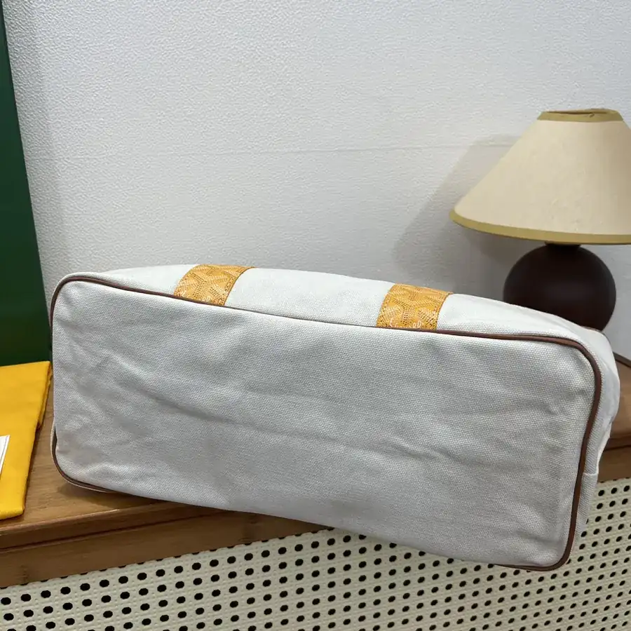 Goyard Saint Louis Bucket Bag Summer Style