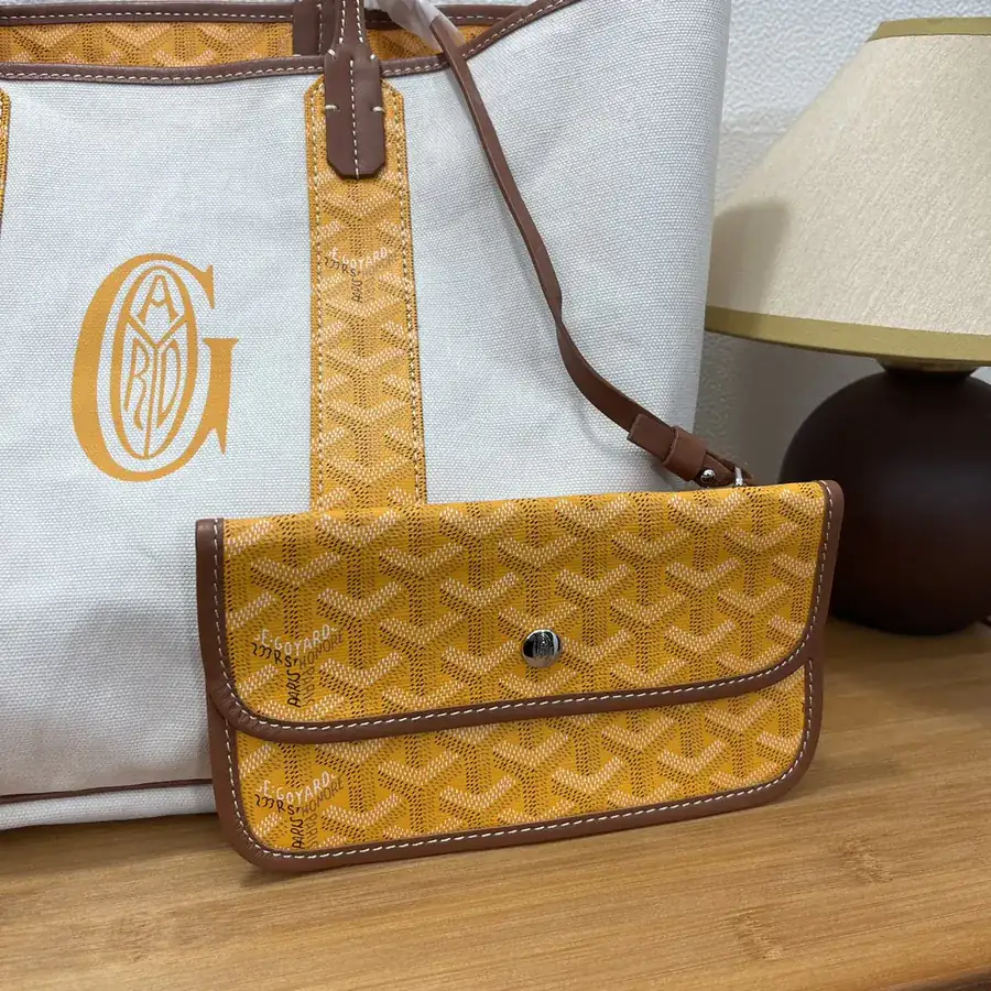 Goyard Saint Louis Bucket Bag Summer Style