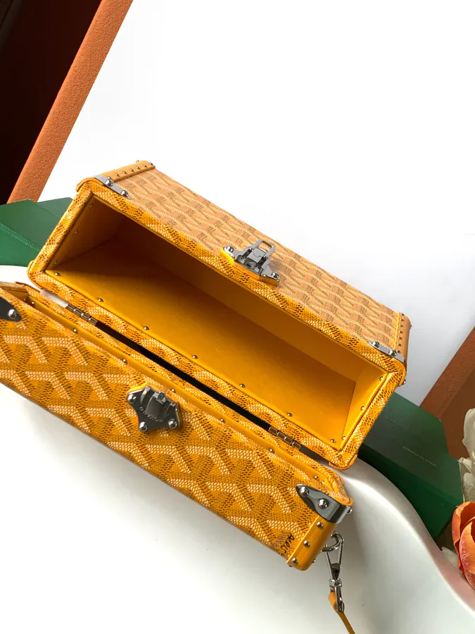 MAISON GOYARD Cassette The Perfect Companion