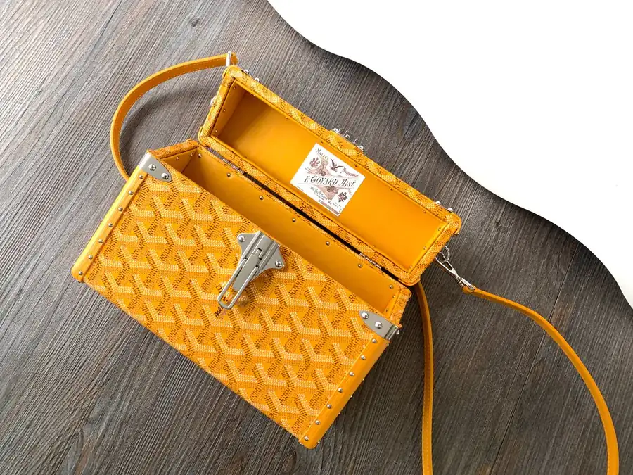 MAISON GOYARD Cassette The Perfect Companion