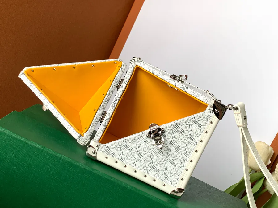DE Tote with Y Shape Design