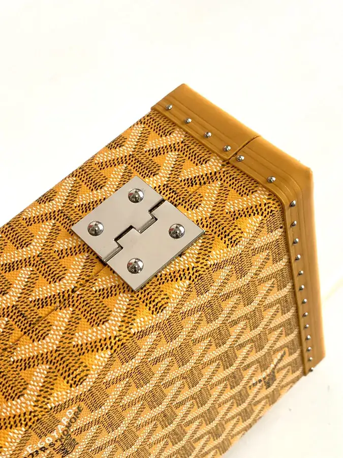 Customizable Jewelry Box in Elegant De Wood Series