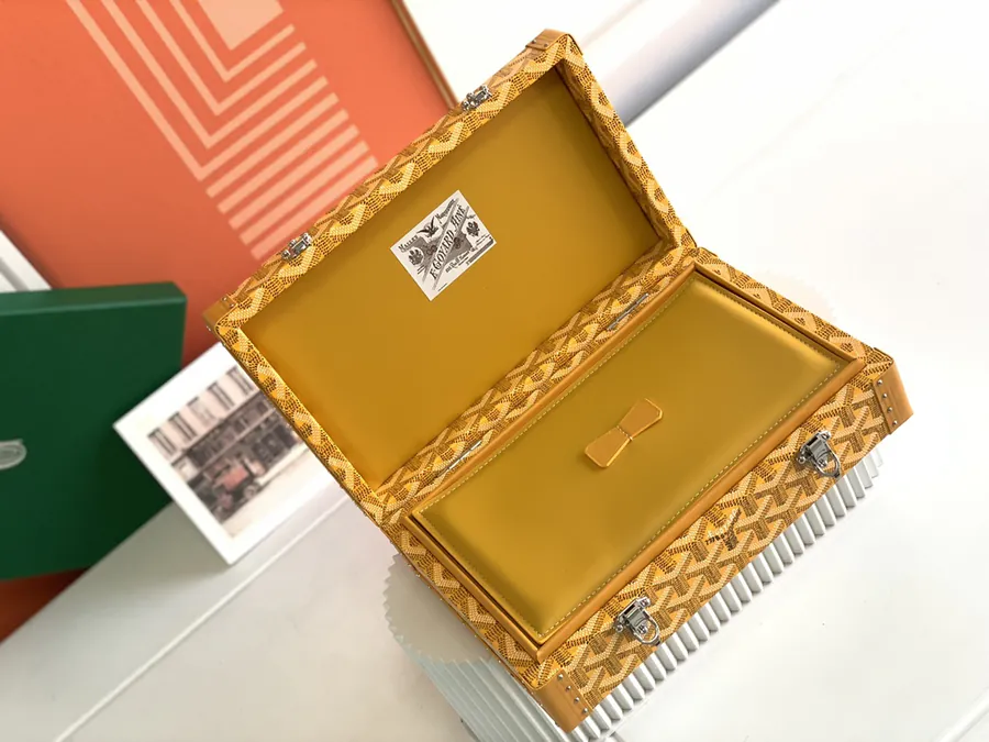 Customizable Jewelry Box in Elegant De Wood Series