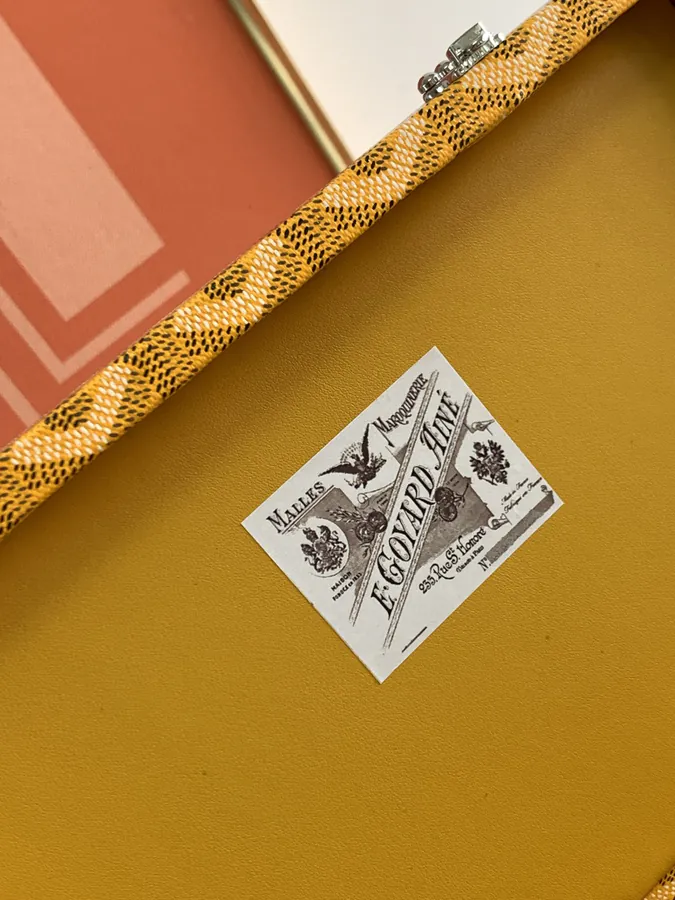 Customizable Jewelry Box in Elegant De Wood Series