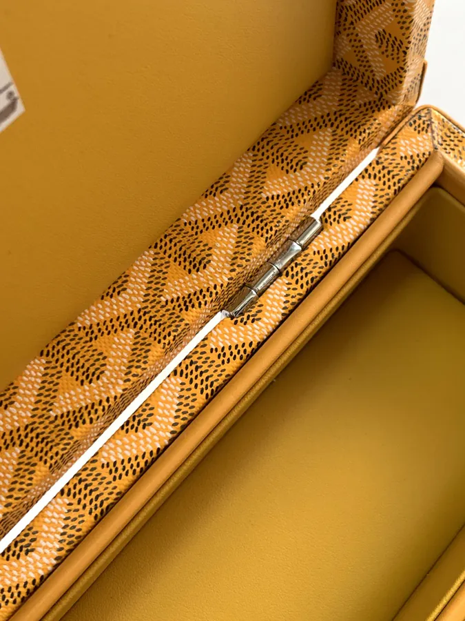 Customizable Jewelry Box in Elegant De Wood Series