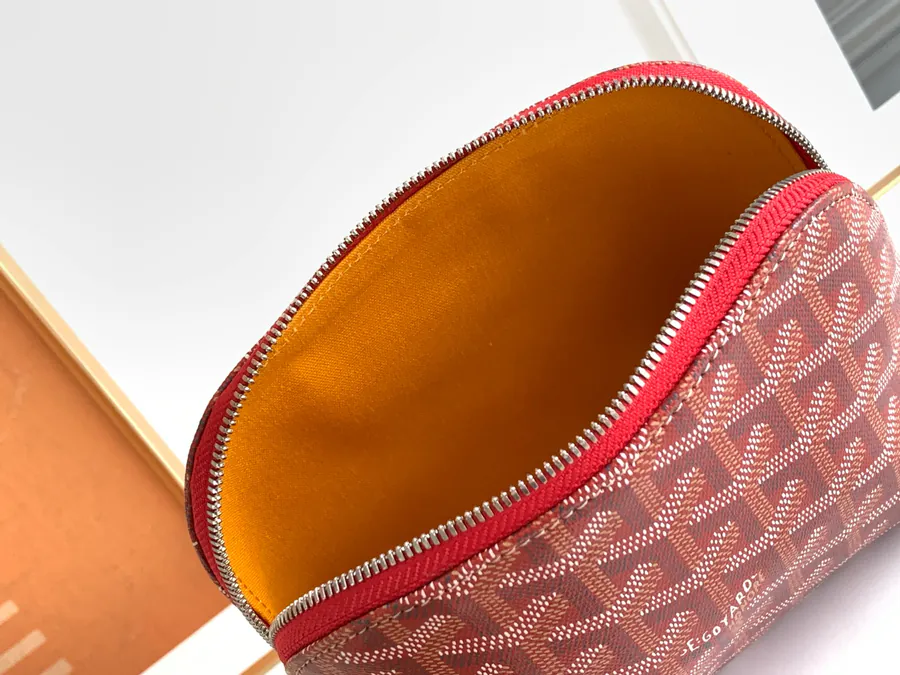 Mini Shell Shape Cosmetic Case