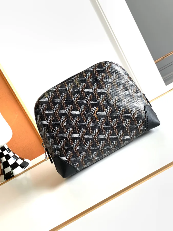 Mini Seashell Shape Cosmetic Bag by Vendome