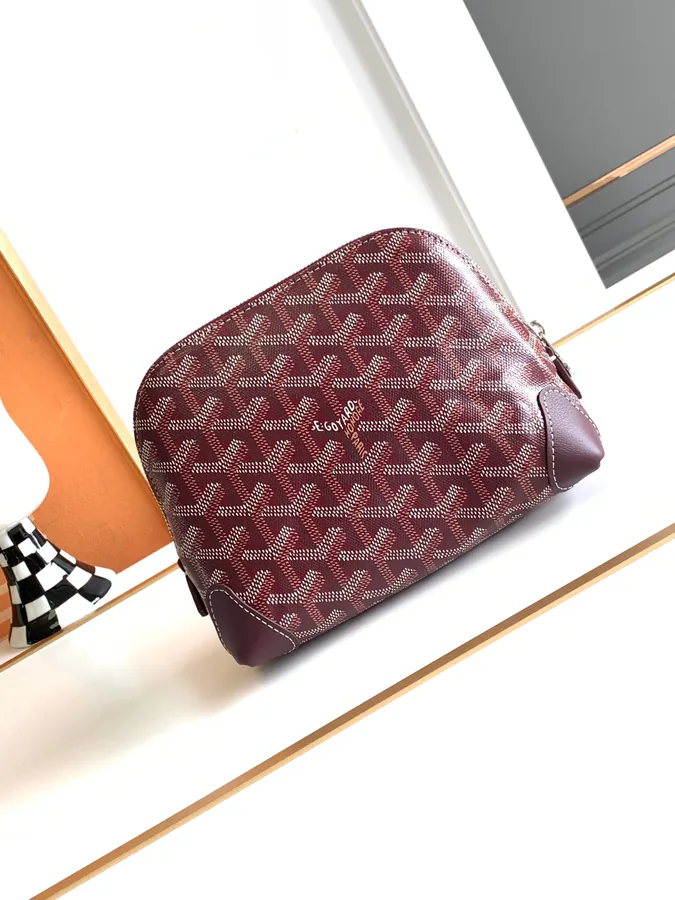 Mini Shell Shape Cosmetic Bag by Vendome