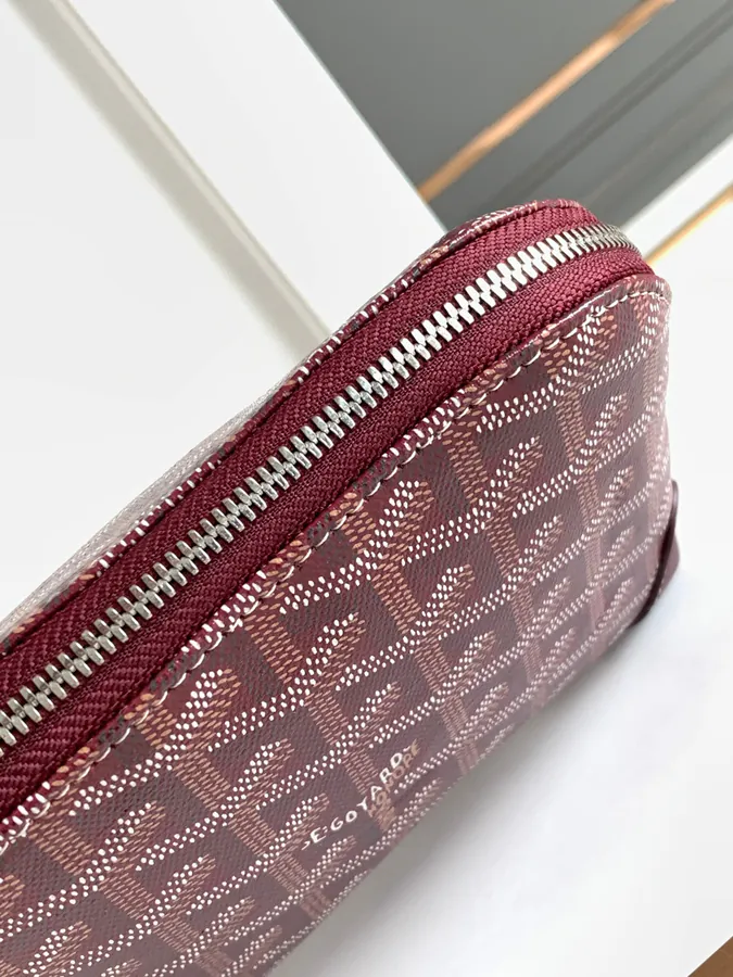 Mini Shell Shape Cosmetic Bag by Vendome