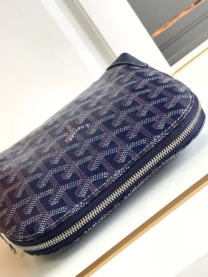 New Arrival VENDOME Mini Shell Shape Cosmetic Bag