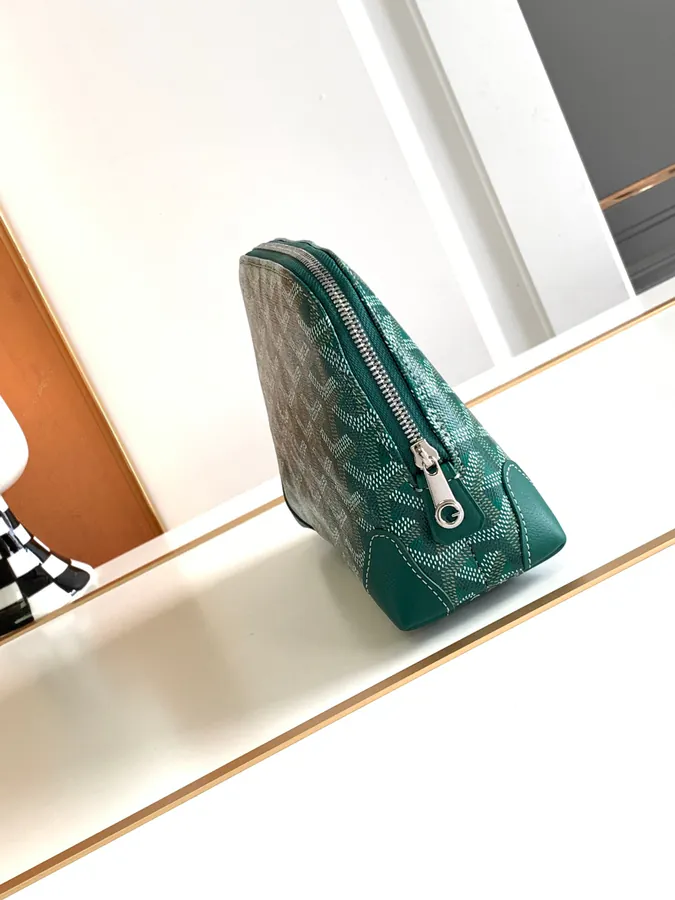 Mini Shell Shape Cosmetic Bag by Vendome