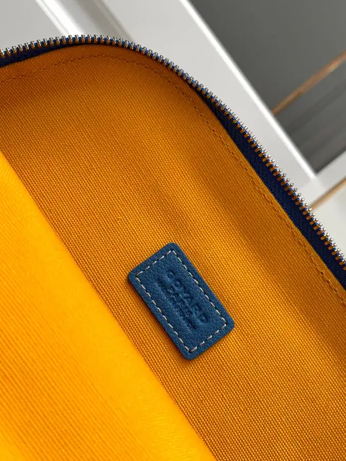 Vendome Mini Shell Cosmetic Bag