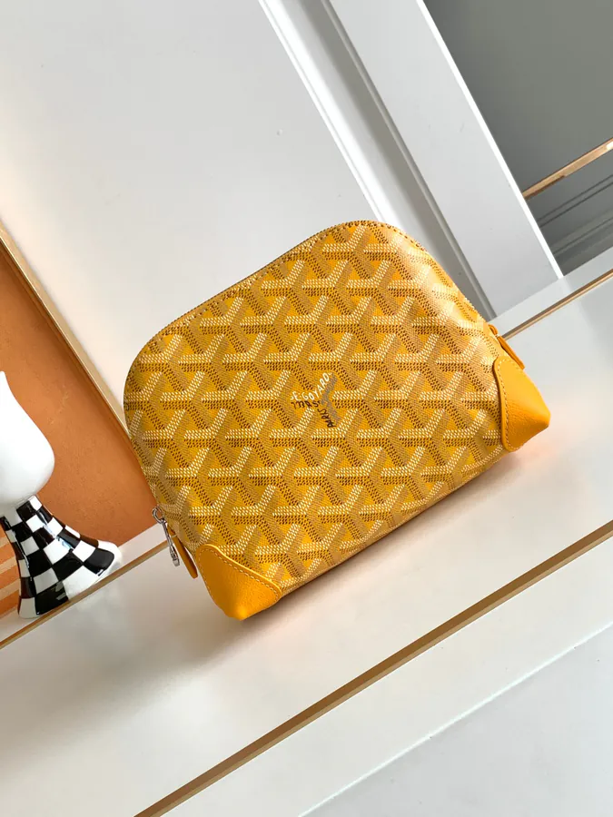 Mini Shell Shape Cosmetic Bag by Vendome