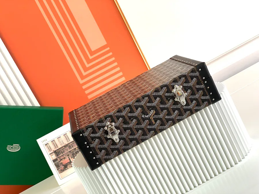 Personalized Jewelry Box in the Elegant De Wood Series