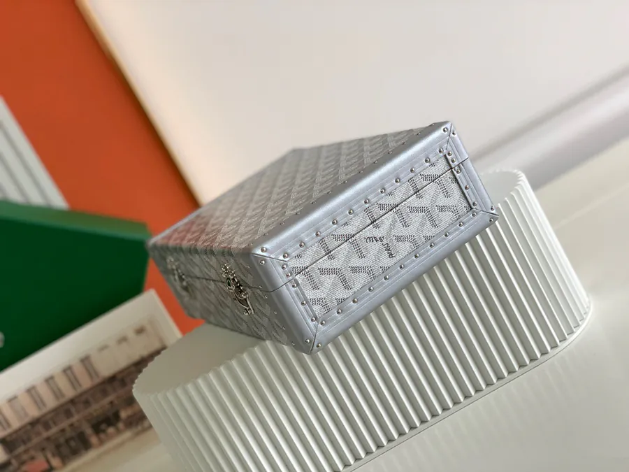 Personalized Jewelry Box in the Graceful De Wood Series