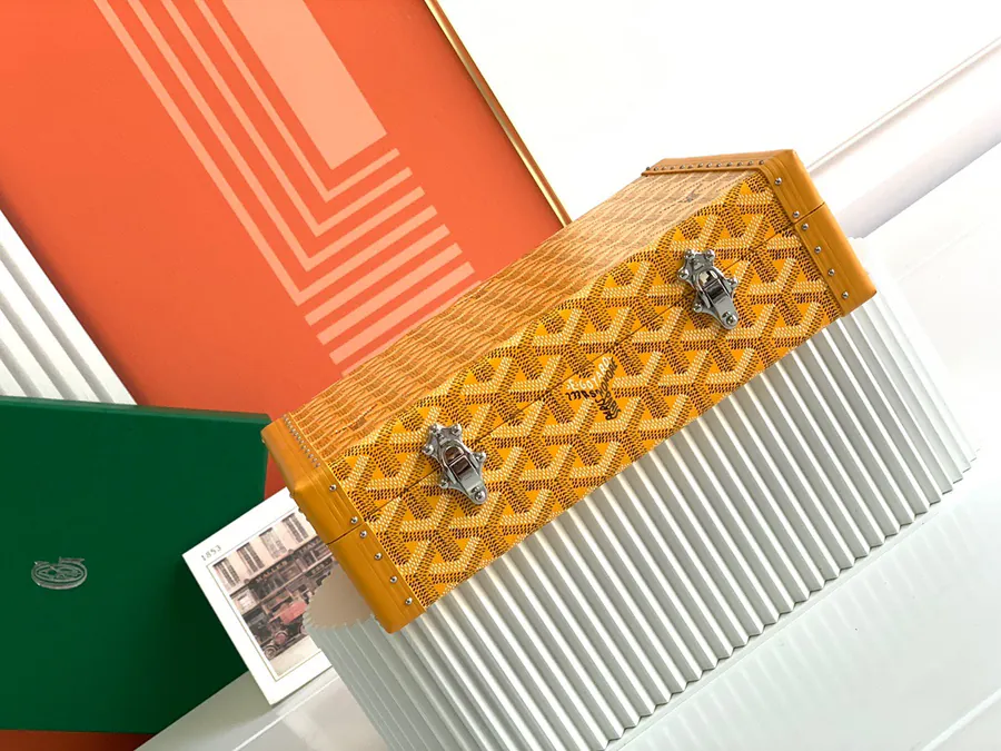 Customizable Jewelry Box in Elegant De Wood Series
