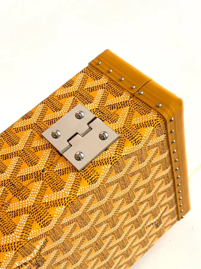 Customizable Jewelry Box in Elegant De Wood Series
