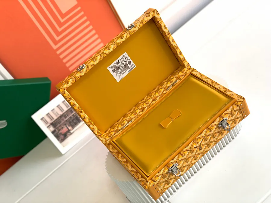 Customizable Jewelry Box in Elegant De Wood Series