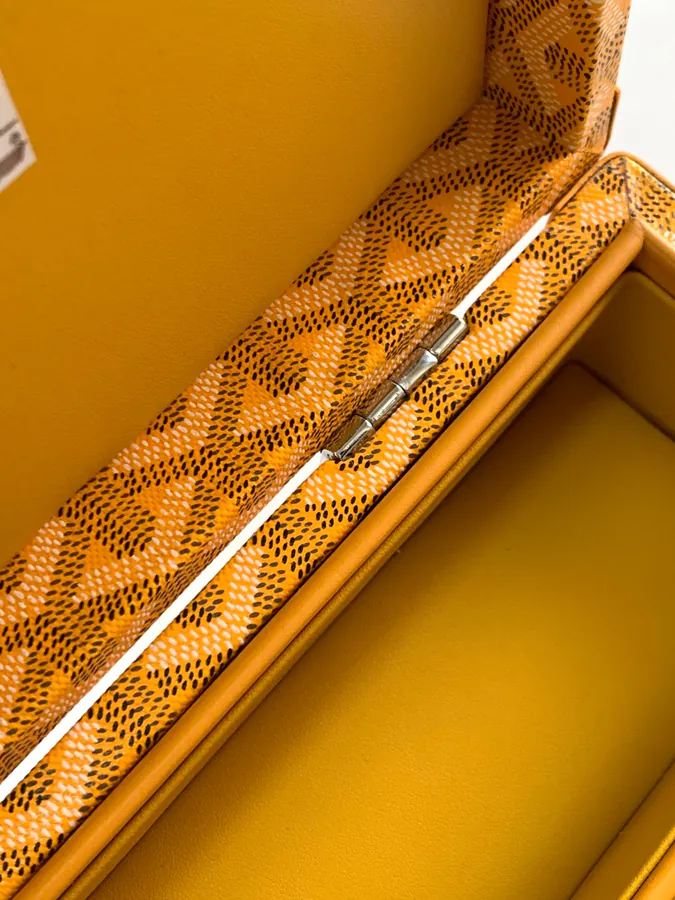 Customizable Jewelry Box in Elegant De Wood Series