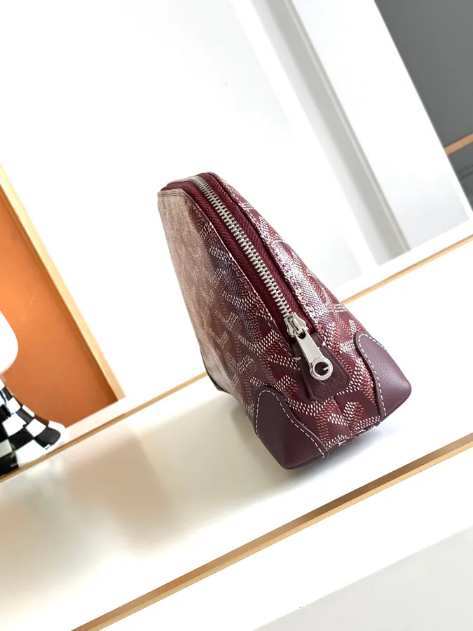 Mini Shell Shape Cosmetic Bag by Vendome