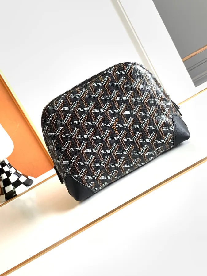 Mini Shell Shape Cosmetic Bag by Vendome