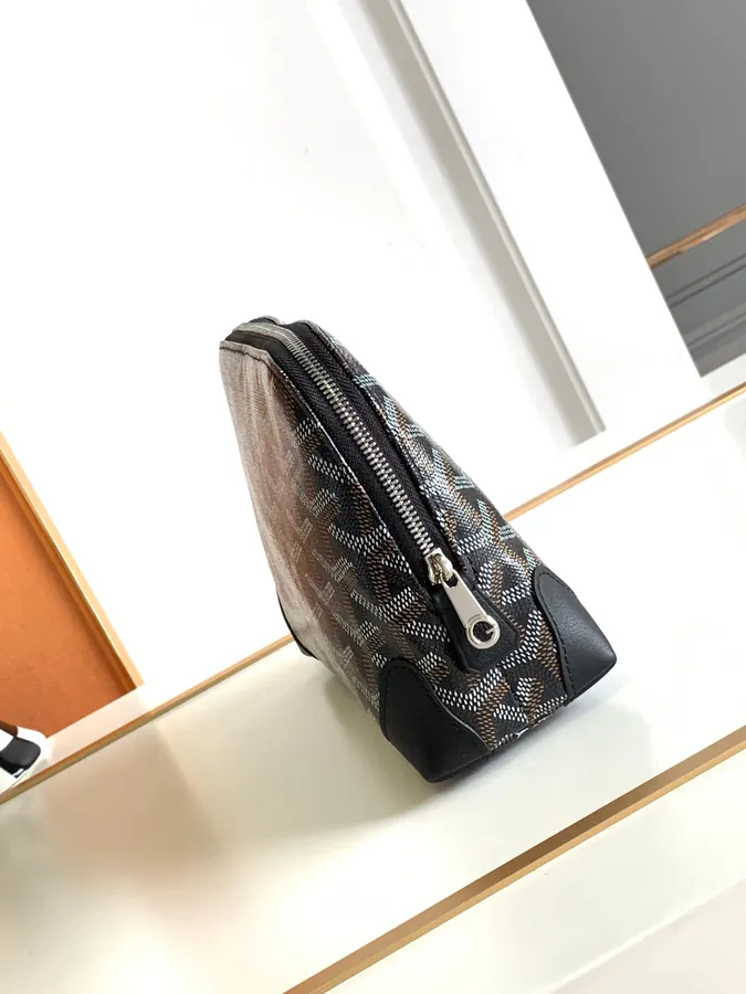 Mini Shell Shape Cosmetic Bag by Vendome