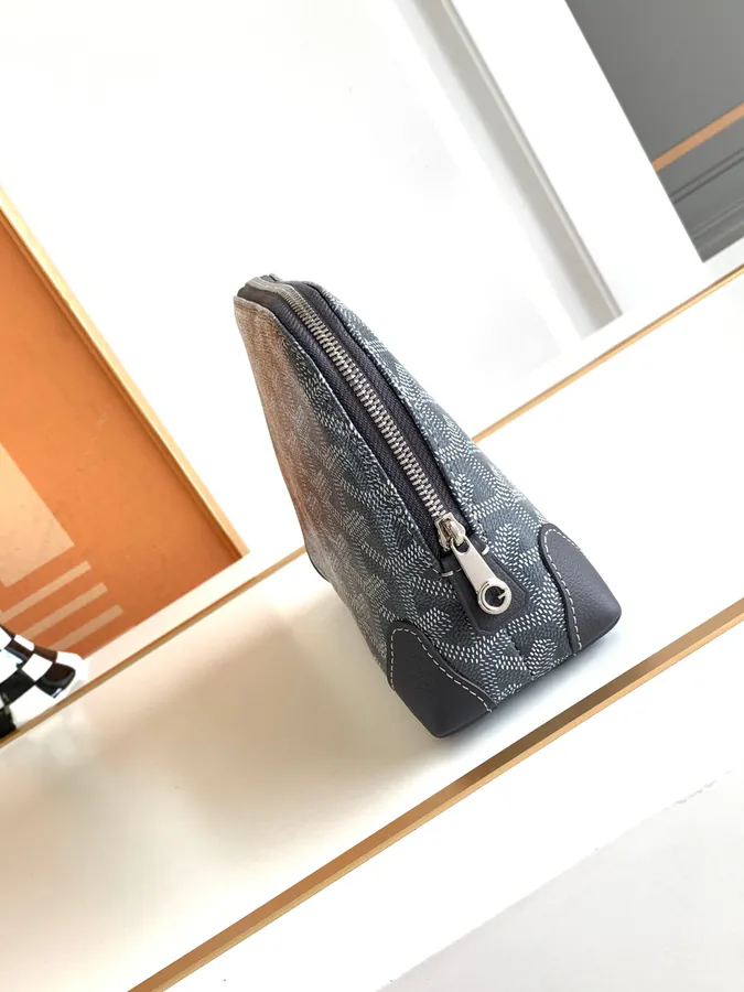 Mini Shell Shape Cosmetic Bag by Vendome