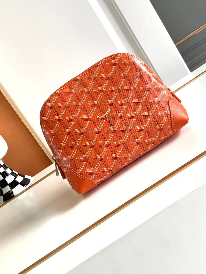 Mini Shell Shape Cosmetic Bag by Vendome