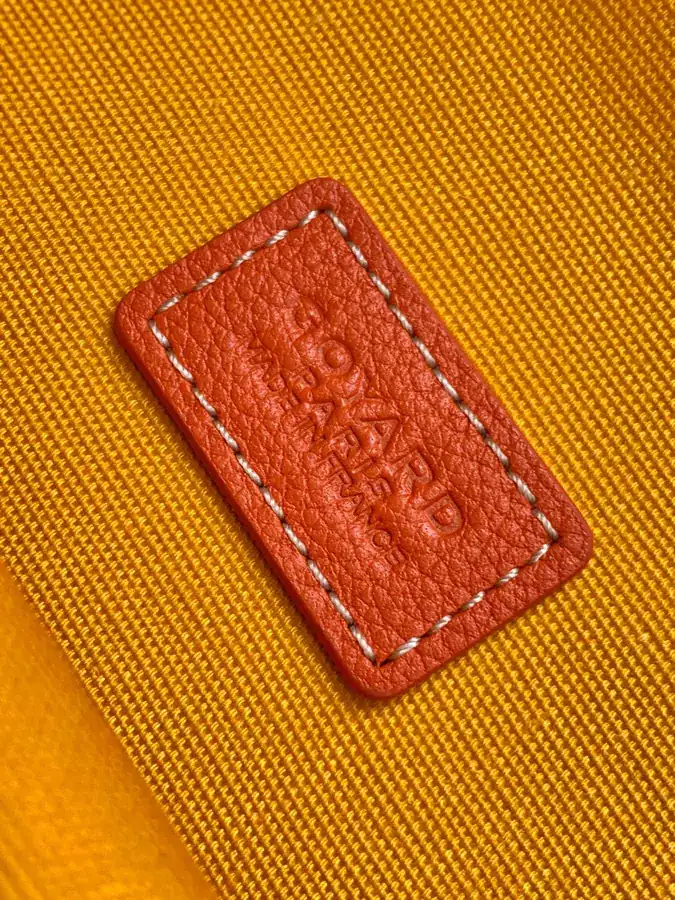 Mini Shell Shape Cosmetic Bag by Vendome