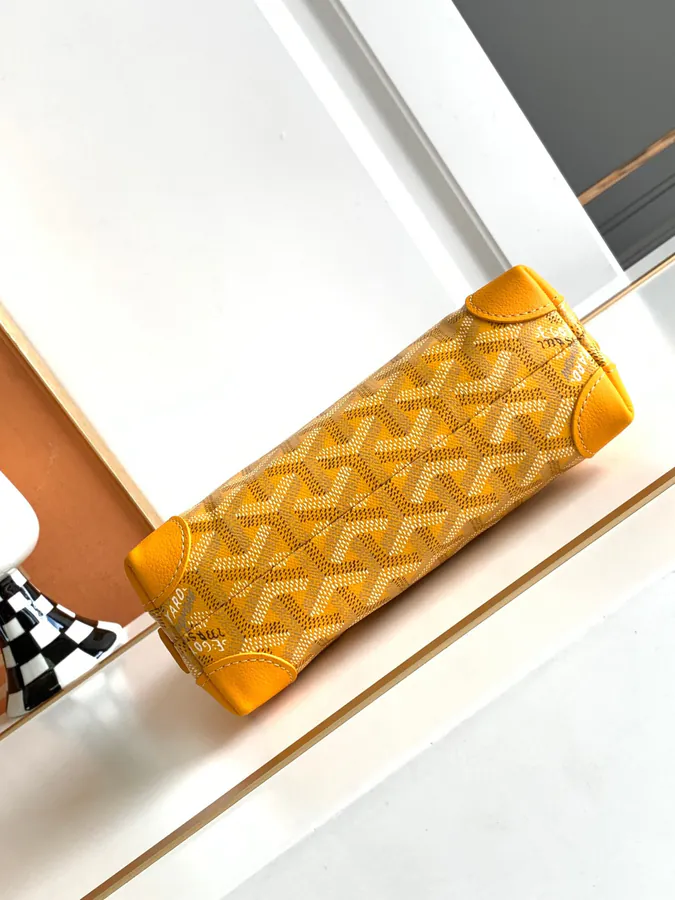 Mini Shell Shape Vanity Bag
