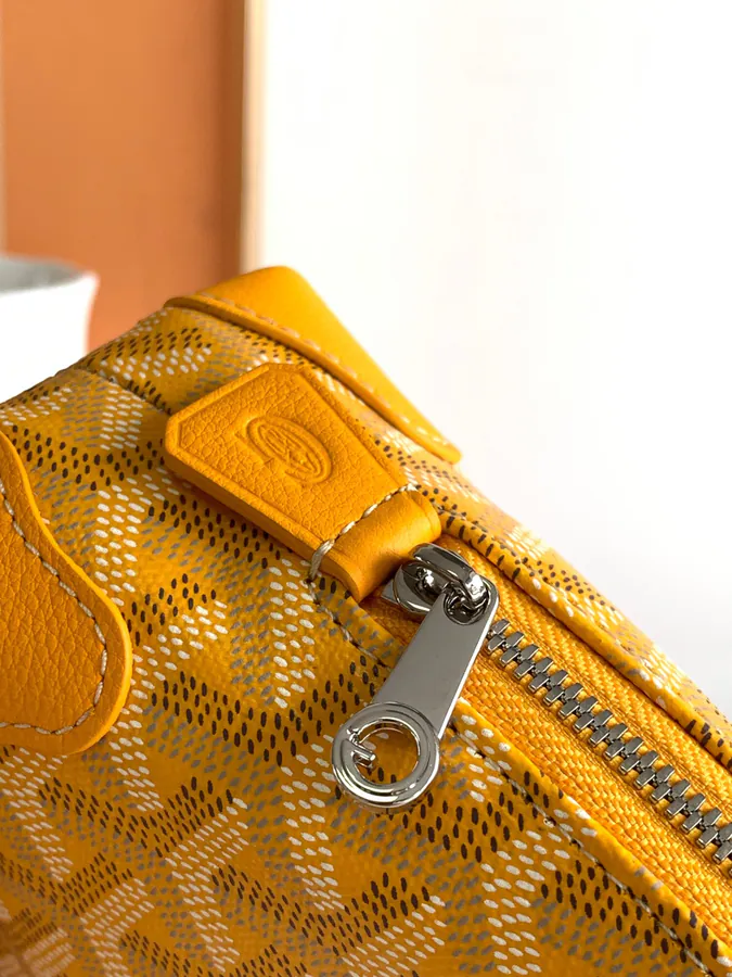 Mini Shell Shape Vanity Bag