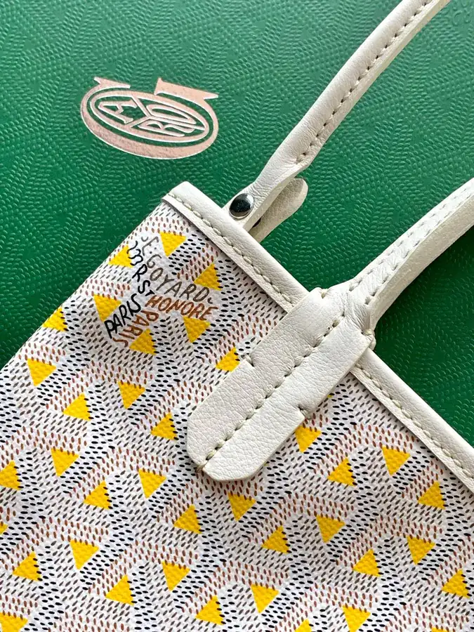 Private Custom Edition with Chick Yellow & Triangular Logo