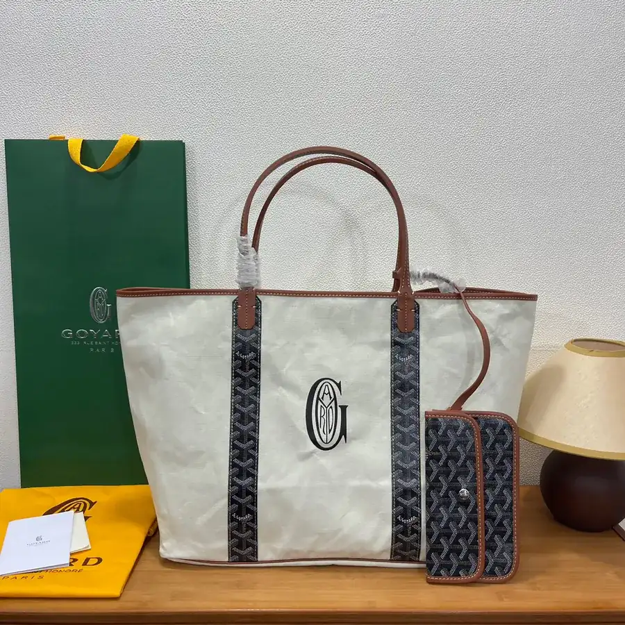 Goyard Saint Louis Bucket Bag Summer Style