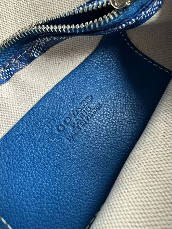 Goyard Envelope Bag Premium Italian Calfskin, Adjustable Strap, Daily Use